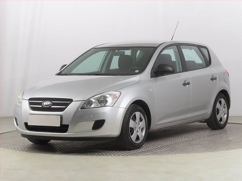 Kia Ceed (2008) 1.4 CVVT, po STK - fotka 2 z 15