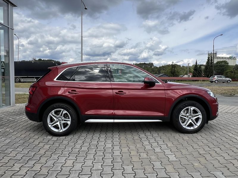 Audi Q5 (2019) 2.0 TDI 4x4 quattro - fotka 7 z 35