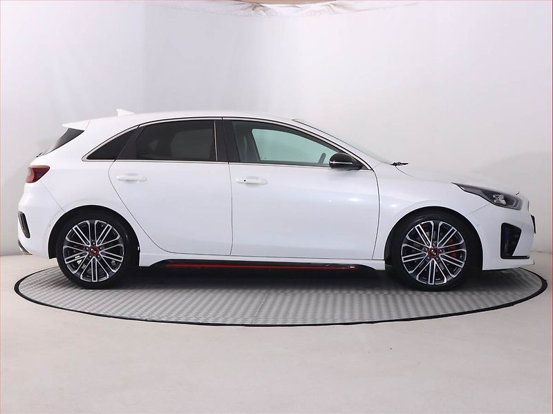 Kia Ceed (2019) GT Line 1.6 T-GDI GT, Automat - fotka 6 z 24