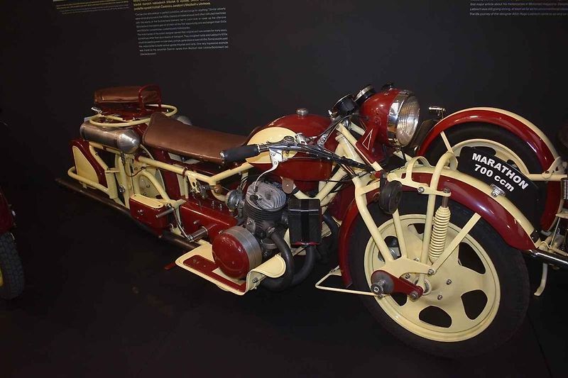 Cestovní z roku 1930.