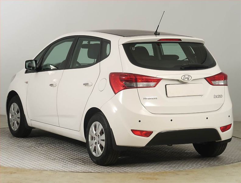 Hyundai ix20 (2014) 1.4 CVVT, ČR,1.maj - fotka 4 z 15