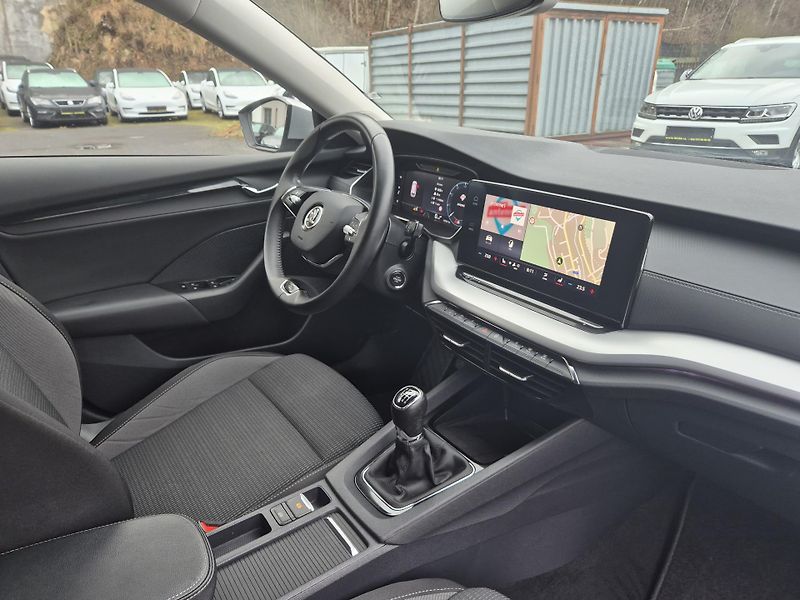 Škoda Octavia ZAMLUVENO ! 2,0TDi 85kw 17ALU - fotka 40 z 46