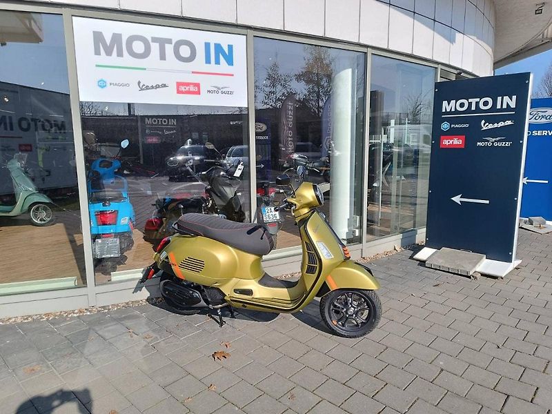 Vespa GTS 125 Super (2025) Sport Verde Ambizioso matt - fotka 11 z 12