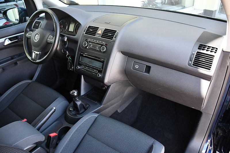 Volkswagen Touran 1.6TDi 77kW TAŽNÉ  - fotka 13 z 45