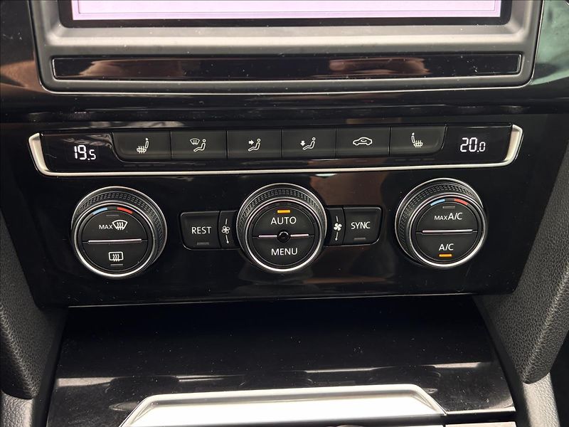 Volkswagen Passat 2,0 TDI 110kW BMT Highline - fotka 32 z 33