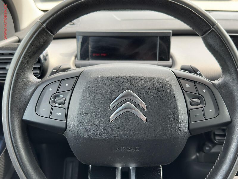 Citroën C4 Cactus (2014) 1.6 HDi, 2.maj,ČR, AT, LED - fotka 12 z 19