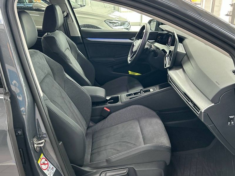 Volkswagen Golf (2026) Variant 1.5 eTSI 7DSG People - fotka 35 z 35