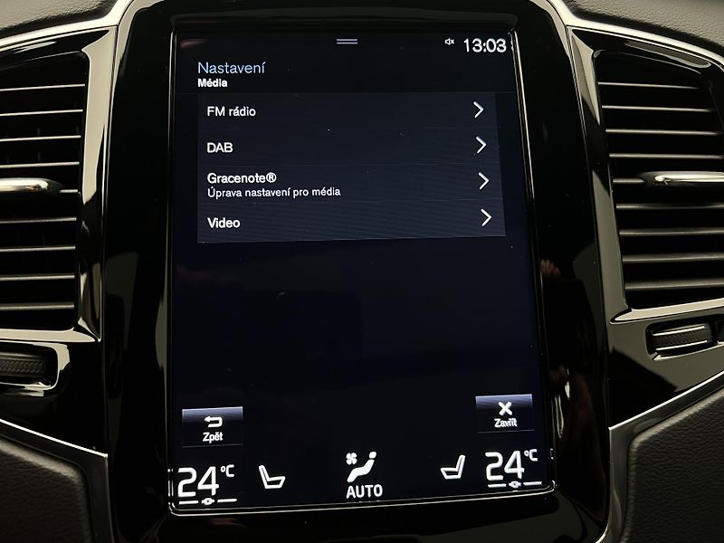 Volvo XC90 B5 AWD INSCRIPTION AUT 7 MÍST - fotka 40 z 50