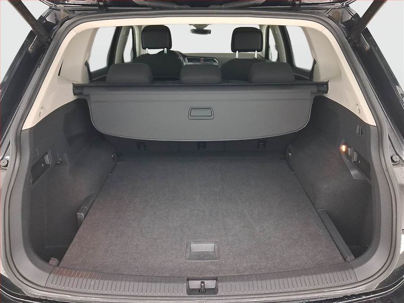 Volkswagen Tiguan Allspace (2019) 1.5 TSI, ČR,1.maj, Tempomat - fotka 13 z 22