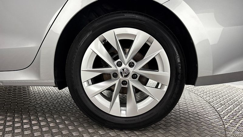 Škoda Octavia 1.0 TSI Style - fotka 19 z 26