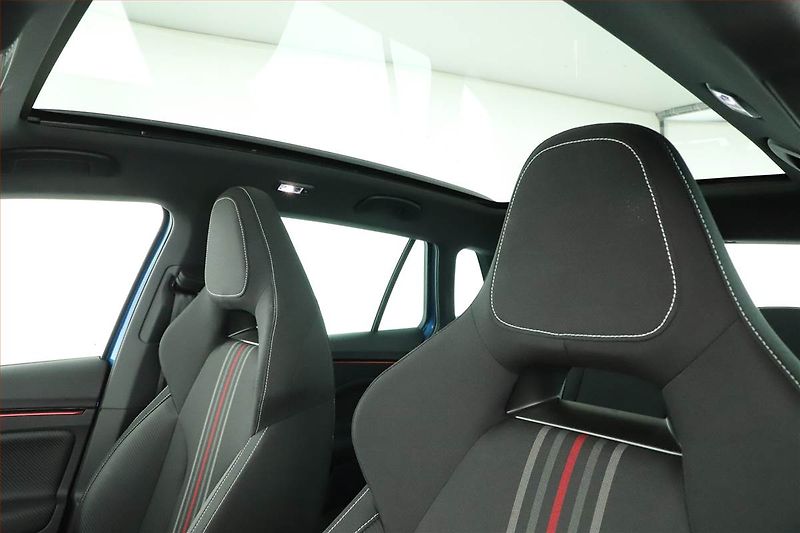 Škoda Kamiq (2025) 1.0 TSI, MONTE CARLO, AUTOMAT - fotka 10 z 20