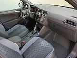 Volkswagen Tiguan (2023) R-Line 1,4 TSI / 180 kW eHybri - náhled 23