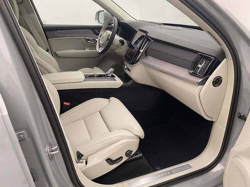 Volvo XC90 (2026) B5 AWD AUT BRIGHT PLUS 7míst - fotka 24 z 55
