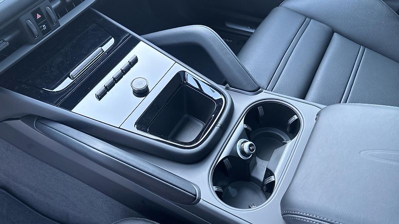 Porsche Cayenne (2026) E-Hybrid Coupé - fotka 22 z 24