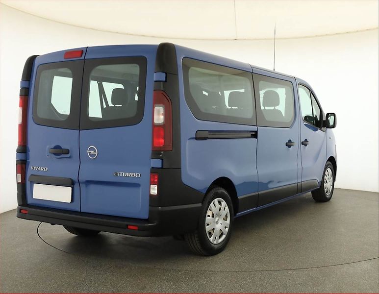 Opel Vivaro (2019) 1.6 BiCDTI, Bus, 9Míst, ČR - fotka 5 z 15