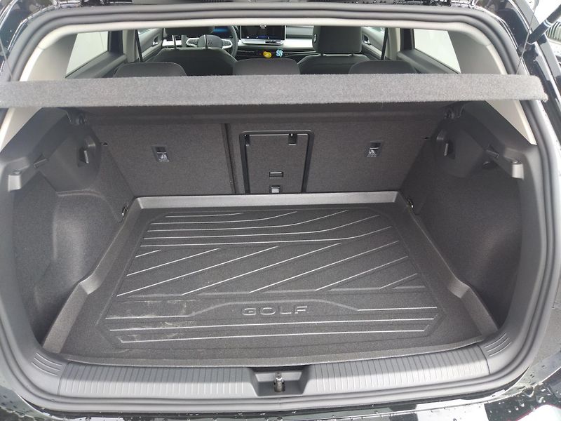 Volkswagen Golf People 1,5 eTSI 85 kW 7DSG mHE - fotka 7 z 27
