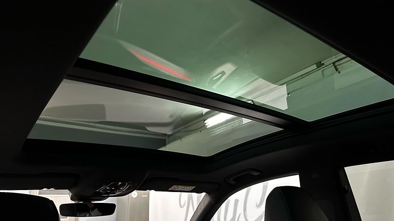 Audi Q8 (2025) S LINE / ZÁRUKA / TOP STAV - fotka 29 z 44
