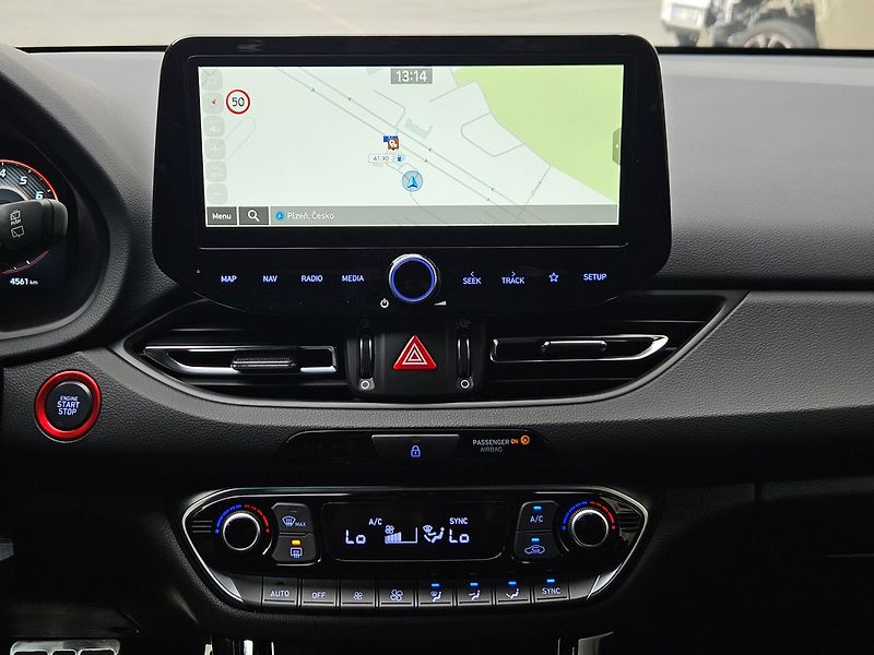 Hyundai i30 1,6 T-GDi 110kW, N-Line, 1.maj - fotka 23 z 36
