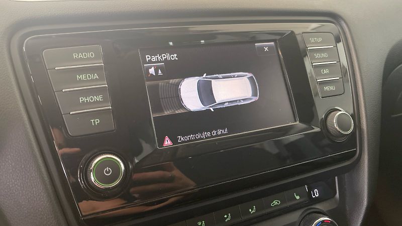 Škoda Octavia (2015) Kombi Elegance 2.0TDI 110kW - fotka 27 z 29