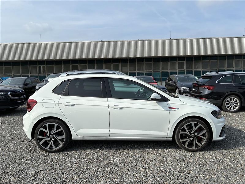 Volkswagen Polo 2,0 GTI VIRTUÁL KEYLESS - fotka 6 z 32