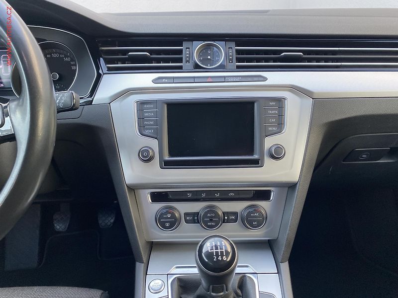 Volkswagen Passat (2016) 2.0TDi, Comfortline, LED - fotka 12 z 19