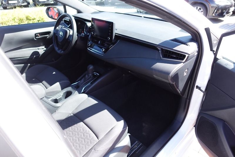 Toyota Corolla 1,8 HEV Active Business TS - fotka 11 z 28
