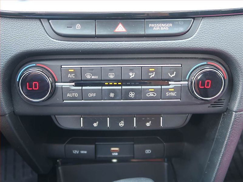 Kia Ceed (2021) Gold 1.5 T-GDI, Automat - fotka 16 z 18