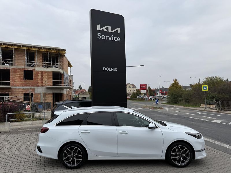 Kia Ceed SW (2021) TOP 1.5 T-GDI 7DCT 118 KW   - fotka 2 z 17