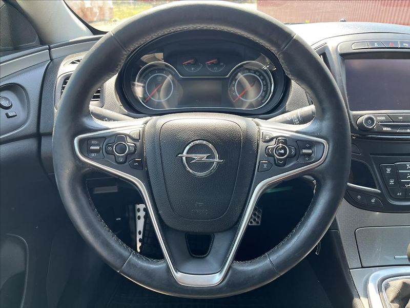 Opel Insignia 1,6 CDTi KLIMA ROZVODY SERVIS - fotka 15 z 37