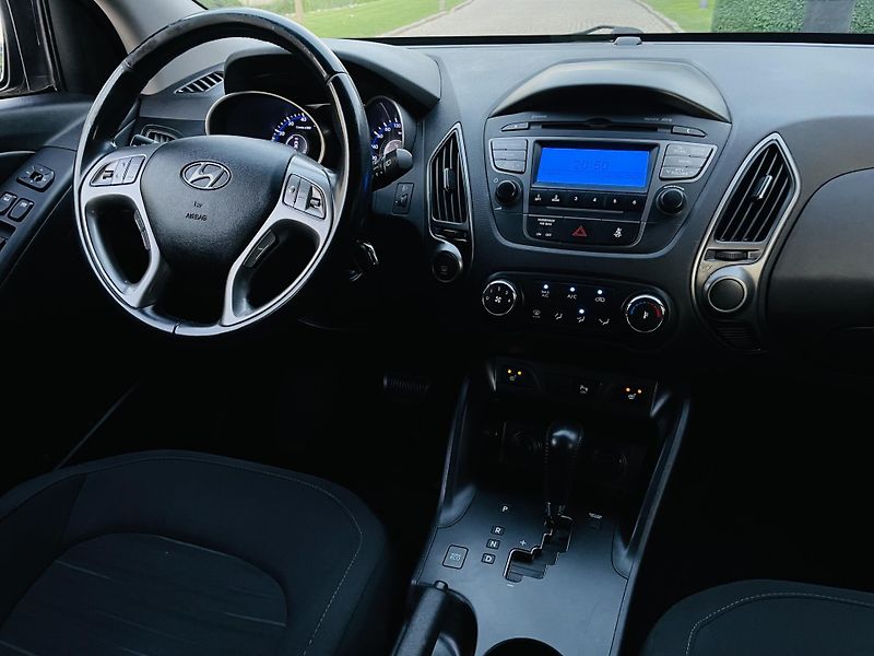 Hyundai ix35 2.0i AUTOMAT VYHŘEV TAŽNÉ - fotka 25 z 43