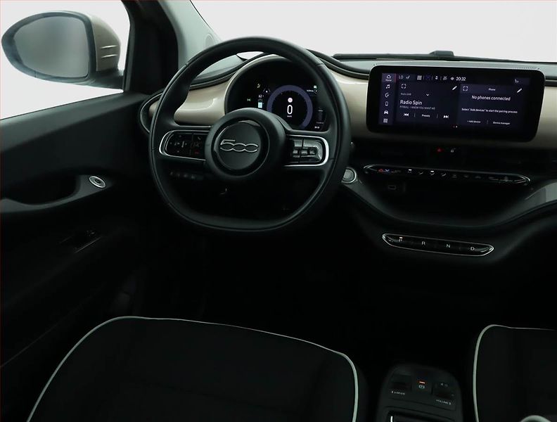 Fiat 500e (2023) 42 kWh, SoH 96% - fotka 7 z 20