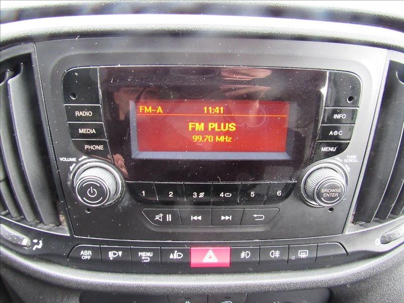 Fiat Dobló 1,6 JTD 74 kW - fotka 14 z 29