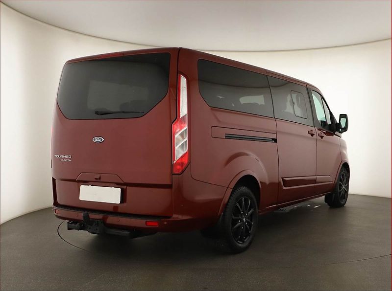Ford Tourneo Custom (2019) Titanium 2.0 EcoBlue, ČR - fotka 5 z 18