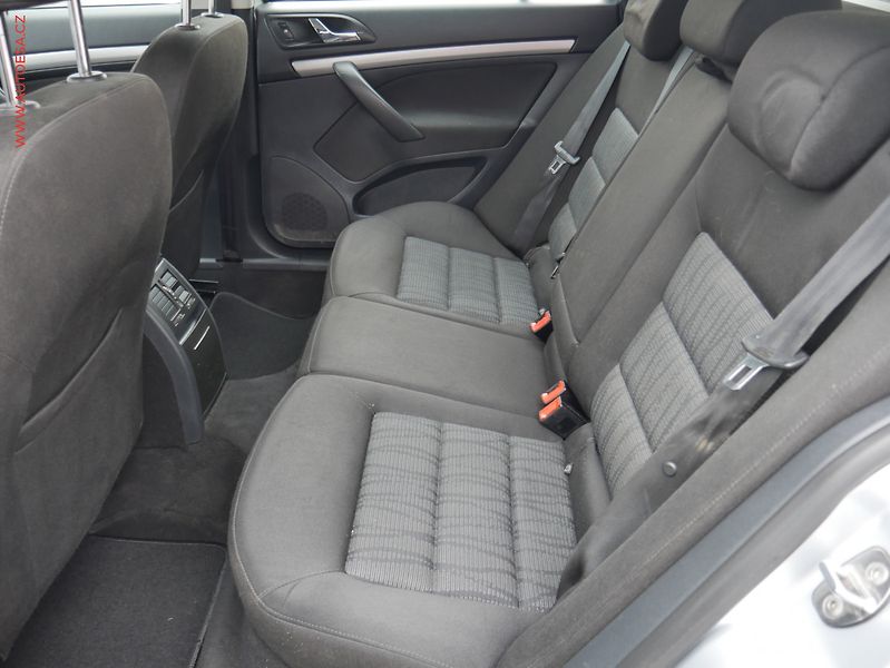 Škoda Octavia (2012) 1.6TDi, ČR, autoAC - fotka 10 z 22