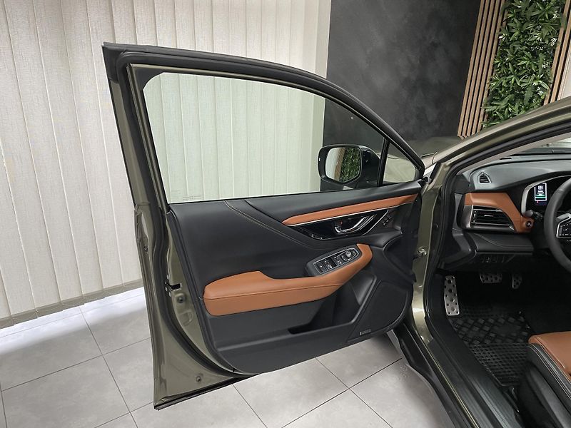 Subaru Outback 2.5 i CVT AWD Touring TOP  - fotka 20 z 32