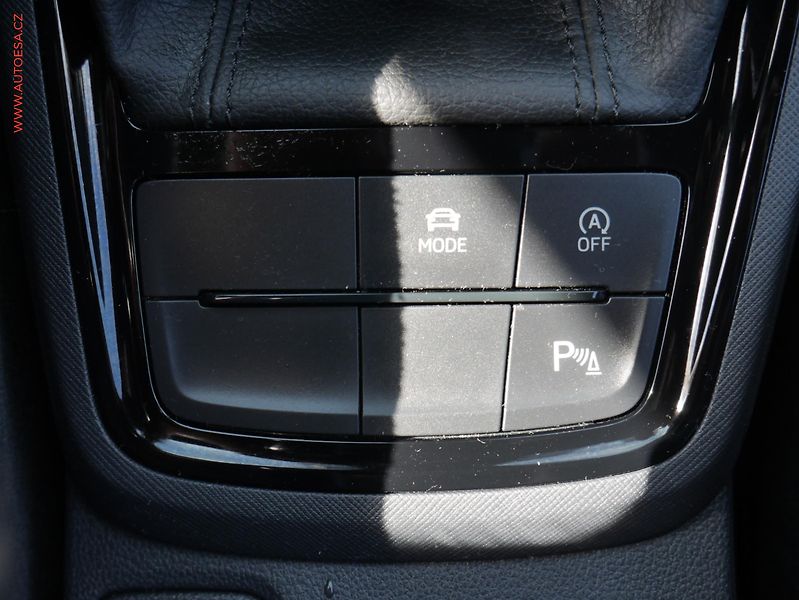 Škoda Scala (2023) 1.0TSi, ČR, Monte Carlo, LED - fotka 15 z 26