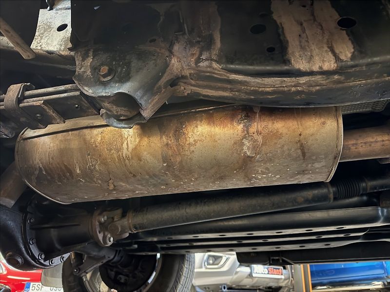 Ford Ranger 3,2 Wildtrak,AT,komplet servis - fotka 30 z 35