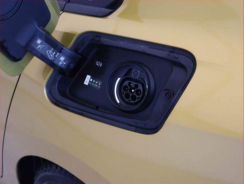Opel Astra (2023) Ultimate Plug-in-Hybrid 1.6 T - fotka 25 z 26