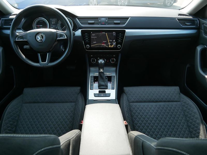 Škoda Superb - fotka 4 z 24