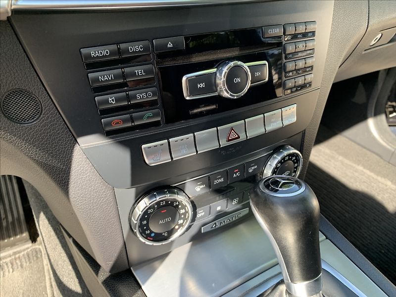 Mercedes-Benz Třídy C 2,2 CDI 4MATIC - fotka 14 z 20