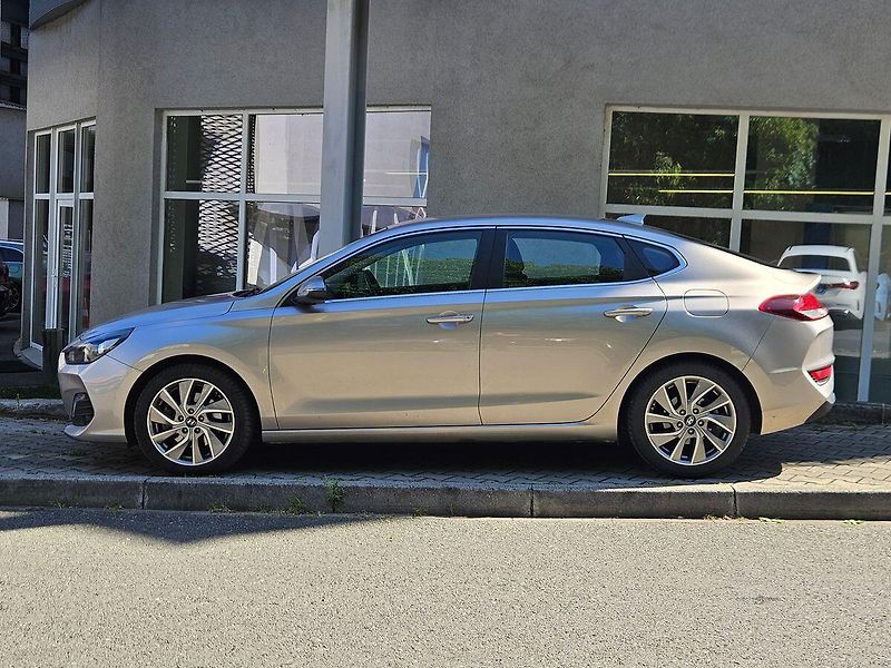 Hyundai i30 1,4 T-GDi 103kW, Style, 1.maj. - fotka 2 z 36