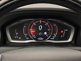 Volvo XC60 D5 AWD R-DESIGN AUT REZERVACE - náhled 24