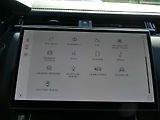 Land Rover Range Rover Velar 3,0 Dynamic SE D300 4x4 aut. - náhled 25