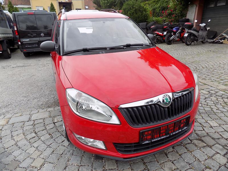 Škoda Roomster 1,2 TSI 63 KW ACTIVE, KLIMA - fotka 5 z 56