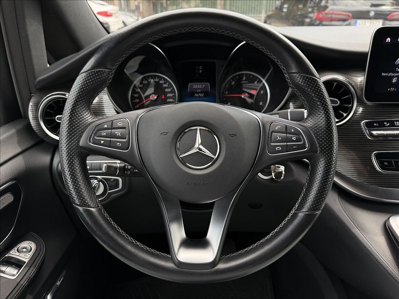 Mercedes-Benz Třídy V 300d L 4MATIC - fotka 13 z 28