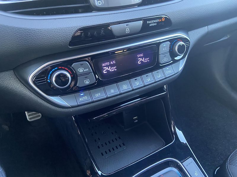 Hyundai i30 1.5 T-GDI MHEV DCT N-Line - fotka 18 z 19