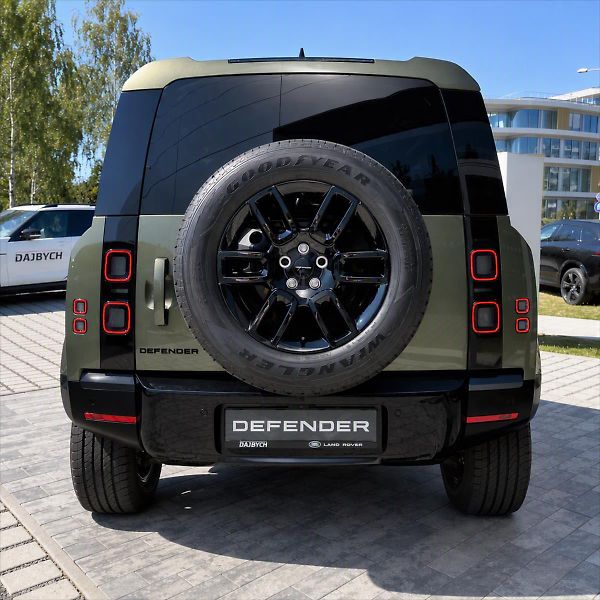 Land Rover Defender (2026) 110 D250 S - fotka 4 z 27