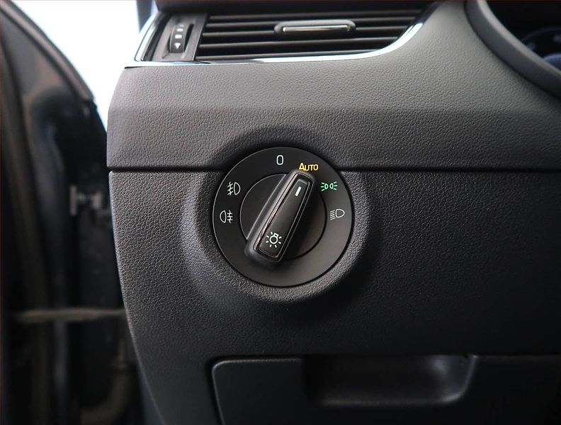 Škoda Octavia (2018) Style 1.6 TDI, Navi, Tempomat - fotka 22 z 24