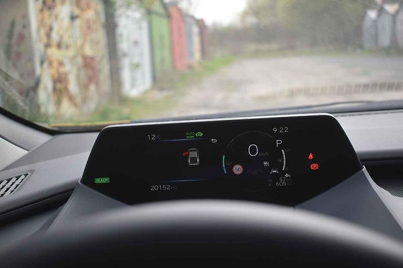 Se žlutým lakem vypadá nová Toyota Prius skoro jako sportovní auto
