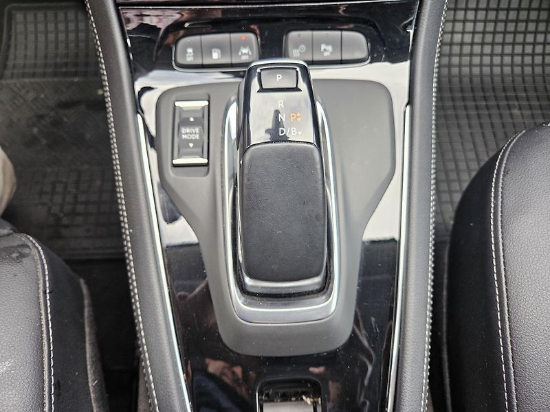 Opel Grandland X (2020) Plug-In Hybrid 200 4x4 EAT8 - fotka 17 z 31